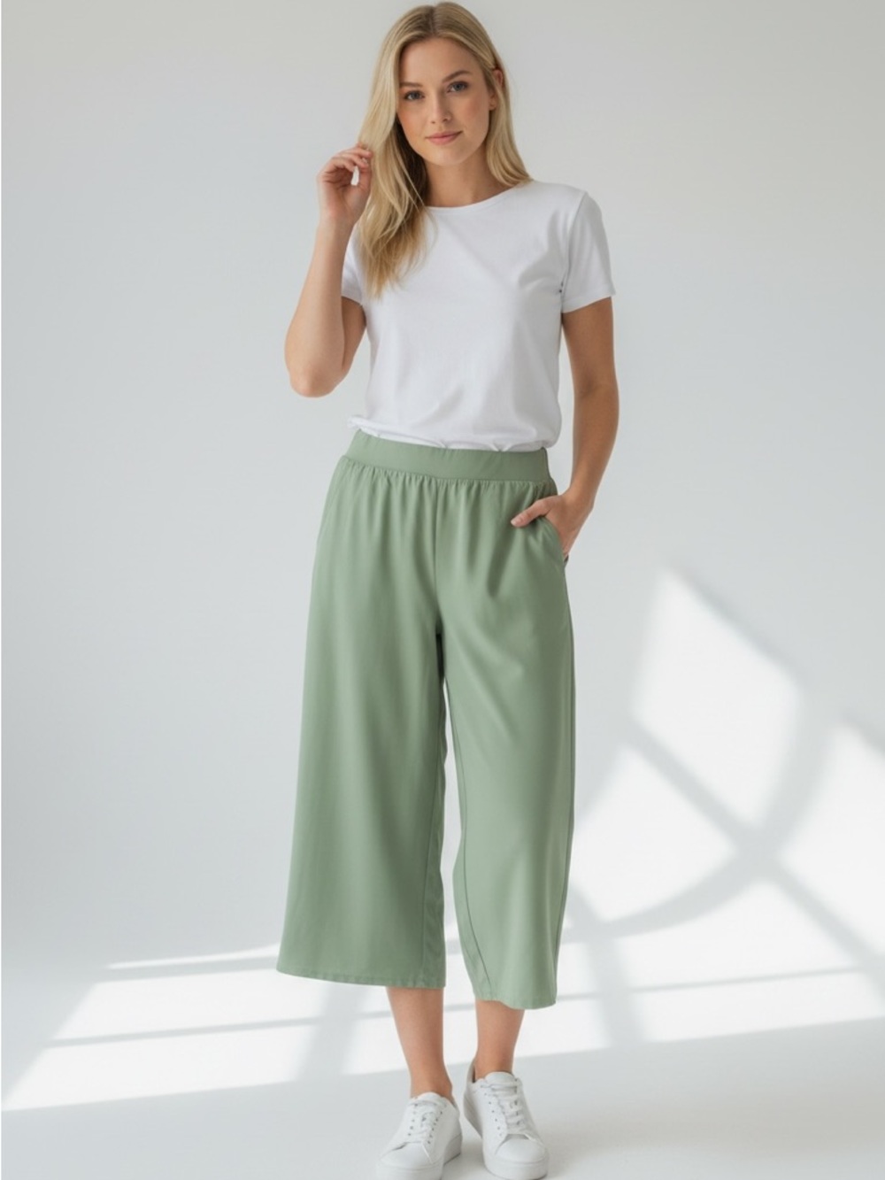 NWT Threads 4 Thought Sage Green Cropped Wide Leg Pull On Pants Size Medium